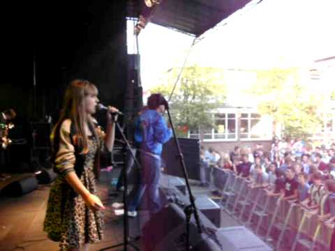 johnny den artiest - ze willen allemaal den johnny zijn - schoolrock '11