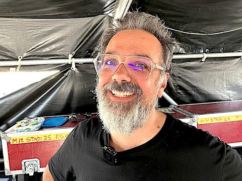 Interesting details of MENGONI's audio direction: RAFFA STEFANI assistant director.