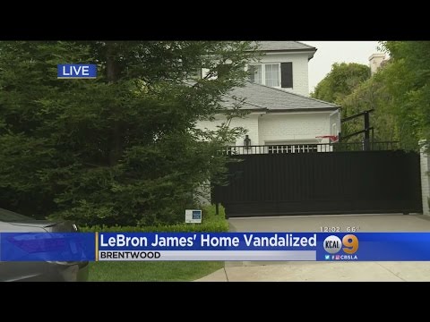 Watch lagu Images Videos Celebrity Homes Vandalized, Watch Images Celebrity Homes Vandalized free Watchn, video klip Celebrity Homes Vandalized