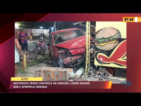 Motorista perde controle da direcão, carro invade bar e atropela criança 30 08 2021