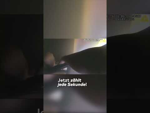 USA: Dieser Polizist ist ein Held! Hier rettet er Menschen aus einem brennenden Haus I WELT #shorts