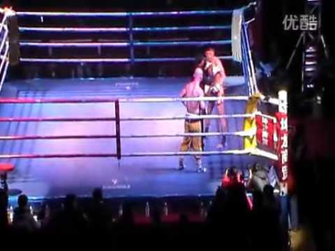 latest Yi Long Fight : Sanshou Vs Muay Thai : Yi long TKO Sartweipeng Jaimoon