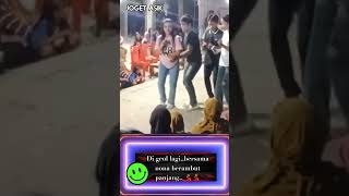 Download lagu Di goyang lagi bersama Nona berambut panjang bikin suasana jadi keren #shorts #dance #hiburan mp3
