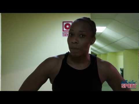 Perfumerías Avenida con Isa Sánchez