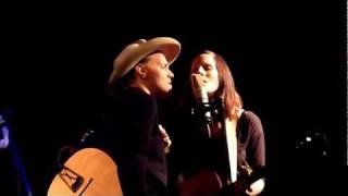 Whitehorse - &quot;Night Owls&quot; (Live at Paradiso, Amsterdam, February 6th 2012) HQ