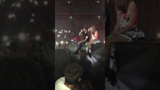 Fabrizio Moro feat Bianca Guaccero LIVE PALALOTTOMATICA 26/05/2017 - E&#39; più forte l&#39;amore