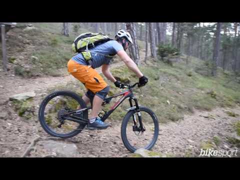 bikesport Magazin - Mountainbike Fahrtechnik: Spitzkehren fahren lernen