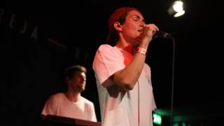 Freja Kirk spiller for fulde huse i VEGA maj 2016