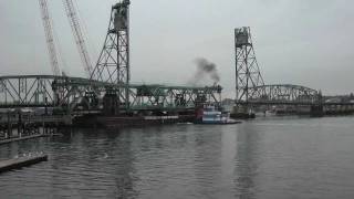 preview picture of video 'Memorial Bridge Span Leaving Portsmouth, NH'