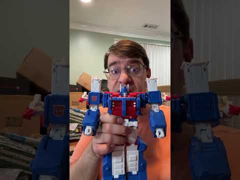 Transformers ‘86 Ultra Magnus #transformers