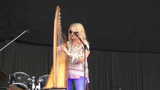 Sarah Dean - Acoustic cover of Wishbone Ash 'Leaf and Stream'