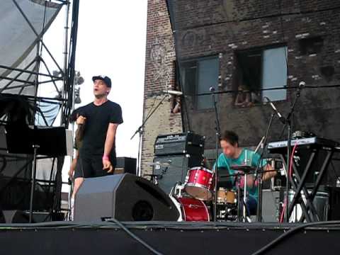 Xiu Xiu and Deerhoof - "She's Lost Control" Joy Division Cover at Williamsburg Waterfront 7/11/2010