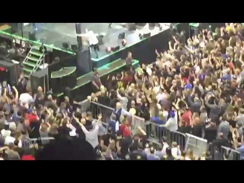 Pearl Jam - rockin in the free world - Toronto - air canada centre - 05/10/2016