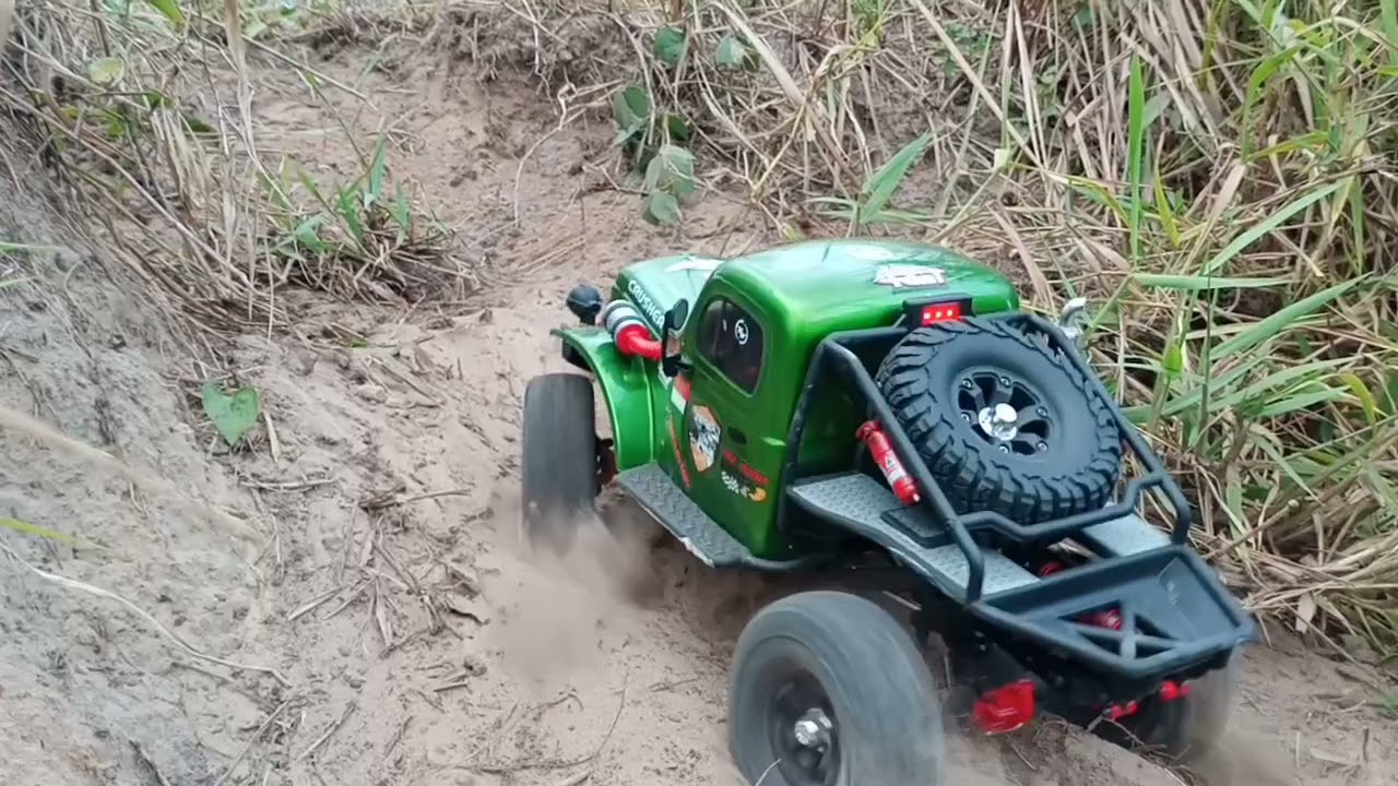 RC auto Crusher 1/10 sada 2,4GHz, červená