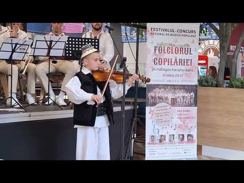 Rareș Alexandru Lukacs  -  Estam din Chioar