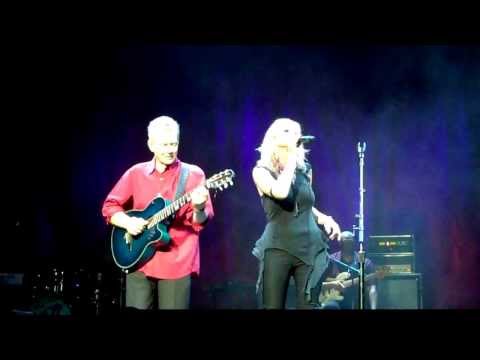 Mindi Abair and Peter White perform Everytime live on the Dave Koz Cruise