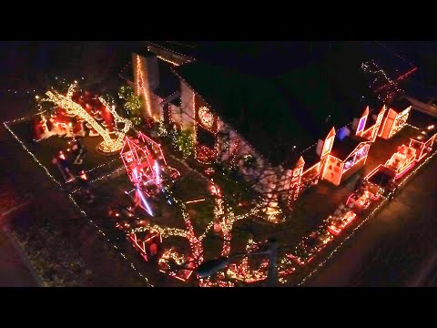 The Cox Family Creates Moving Christmas Magic - The Great Christmas Light Fight