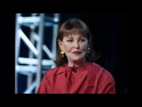 Gloria Vanderbilt, heiress, jeans queen, dies at 95