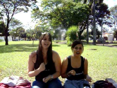 Biiah e Thatha cantando Rápido Romance