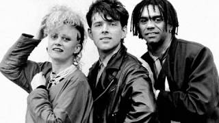 Hold Me Now - The Thompson Twins 1983
