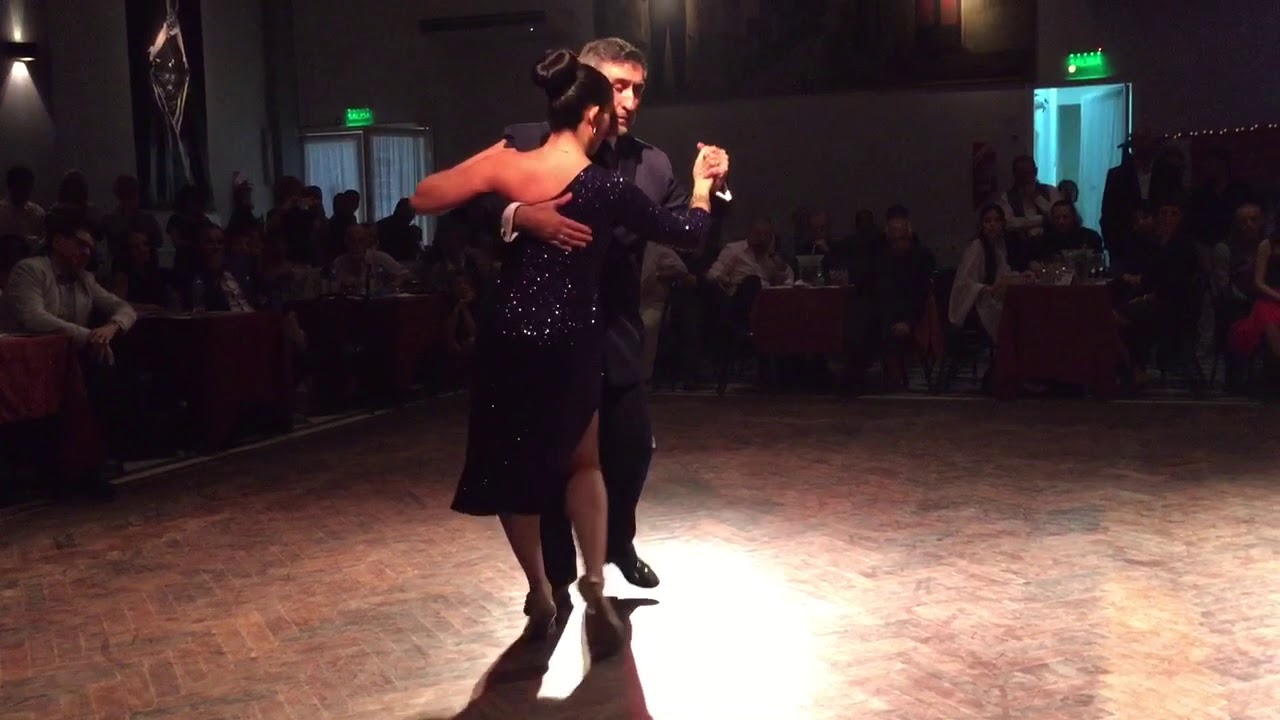 José Luis Gonzáles y Paulina Cazabon bailan un Tango "Ya Lo Ves" de Juan d'Arienzo