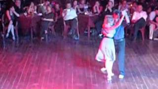 Pablo Rodríguez y Noelia Hurtado bailando un Tango en el Festival de Lisboa en Mayo de 2009.