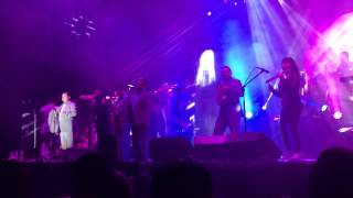 Paso la vida pensando, Ángeles Azules