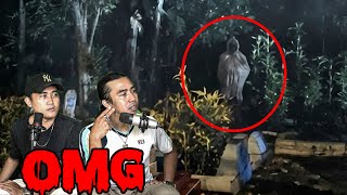 Download lagu THE APPEARANCE OF A POCONG IN THE MIDDLE OF THE GRAVE WAITING FOR SOMEONE mp3