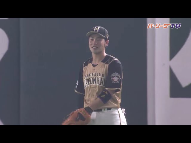 器用すぎ!! ファイターズ・近藤 本職外で好守連発中