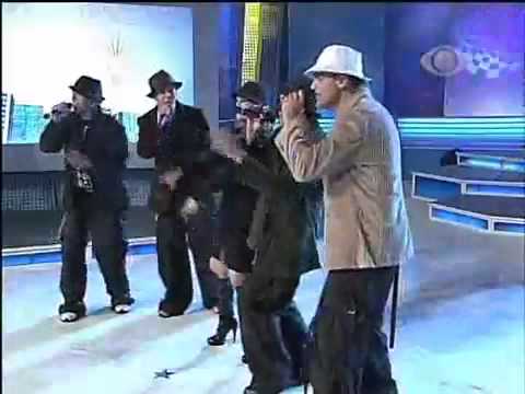 Thaís Fonseca canta Umbrella no Programa Raul Gil