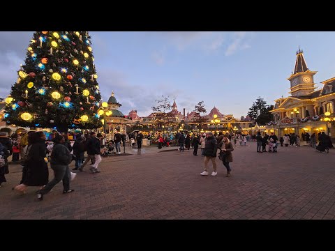 Christmas eve at Disneyland Pairs