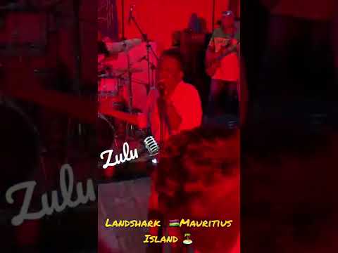 Zulu en #live  au Landshark #ile  #Maurice 🇲🇺 #mauritius  #music #party