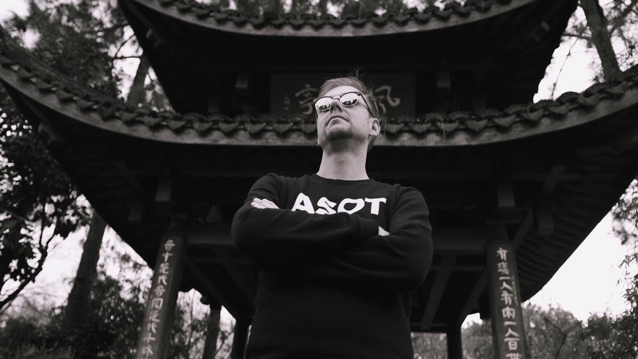 Armin van Buuren — Million Voices