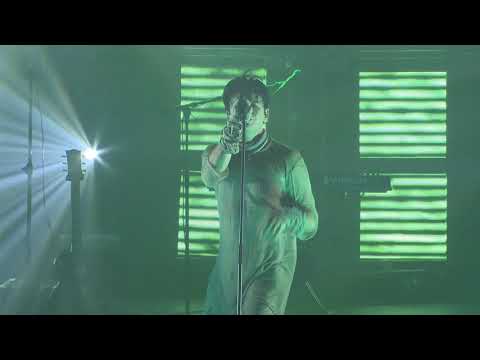 Videoclip de Down in the Park (Live at Brixton Academy) — Gary Numan