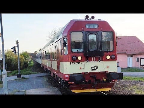 ČERVENO-KRÉMOVÁ RAKEV!!!!! 843.031-6 na vlaku R 1335 PRADĚD/ viz. v popisku