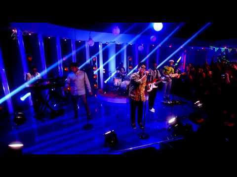 Bruno Mars - Young Girls - Alan Carr New Year Specstacular (2012-12-31)