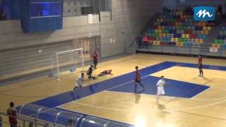 preview picture of video 'Il Futsal Isola supera l'Avis Borussia Policoro'