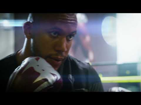 Ciryl Gane showcases the NEW Venum Giant 3.0 boxing gloves!