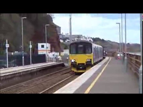 Trains at Dawlish 8/4/16