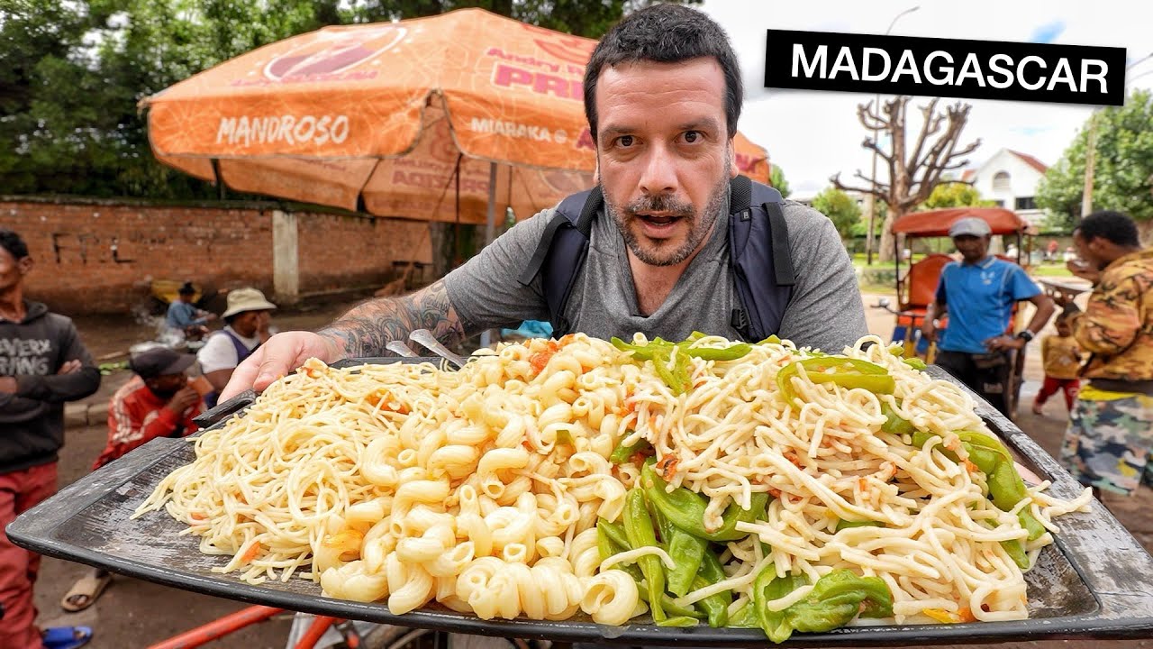 Um dia inteiro COMENDO na cidade MAIS FRIA de Madagascar!! 🇲🇬