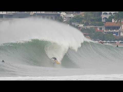 Slow Motion of perfect barrels in Puerto Escondido.