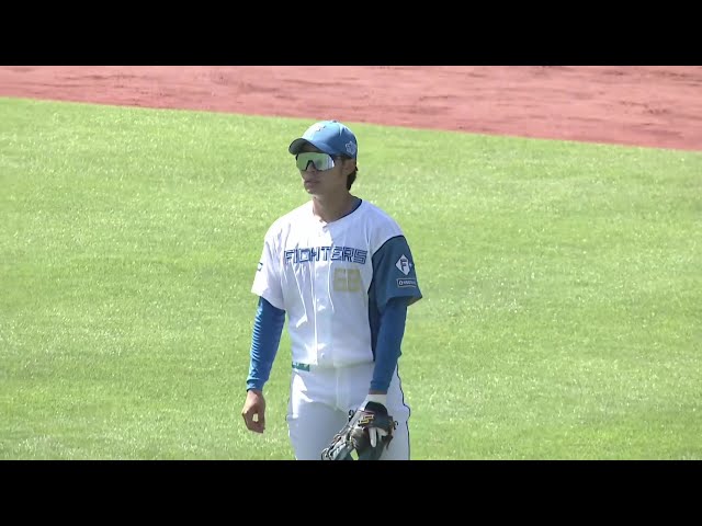 【농장】강어깨를 살린다!! 파이터즈·호시노 히로 라이트로부터의 정확한 송구로 진루를 허락하지 않는다!! 2025년 6월 28일 홋카이도 일본 햄 파이터스 대 요코하마 DeNA 베이스터즈