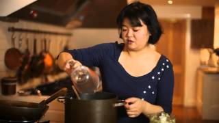 Affordable Autumn Recipes - Burmese Coconut Chicken Noodles from MeeMaLee