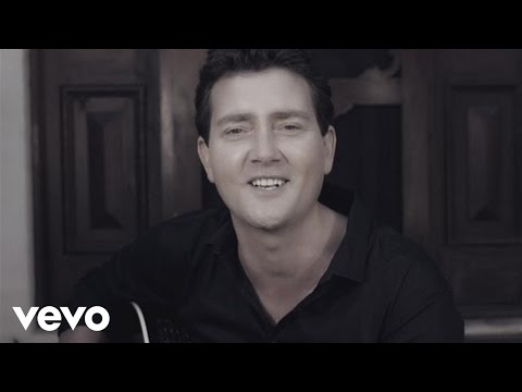 Adam Harvey - She Don't Know She's Beautiful