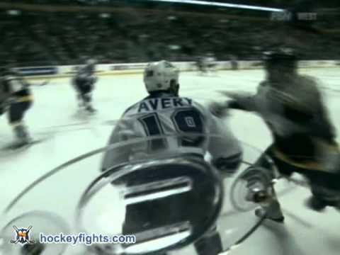 Sean Avery vs Darcy Hordichuk