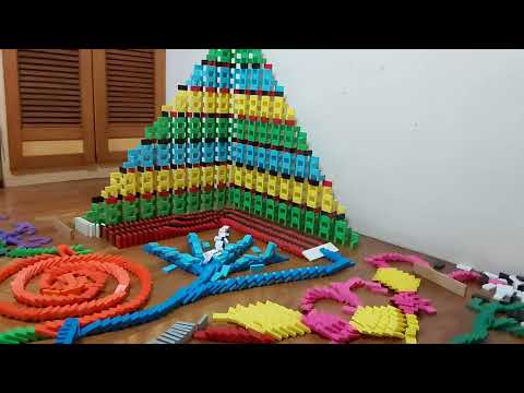 30,000 Dominoes Falling is Oddly Satisfying!