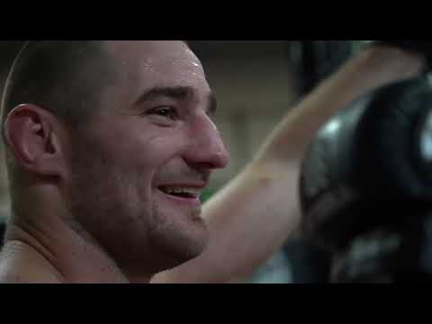 UFC fighter Chris Curtis taking on “200-0” street fighter in the gym