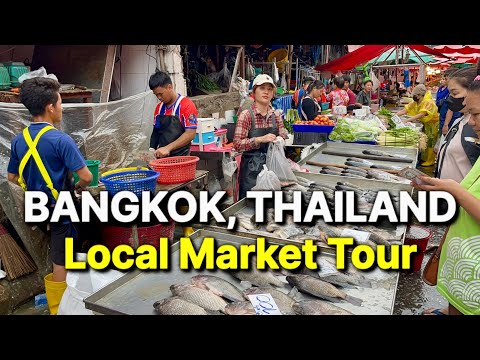 BANGKOK THAILAND’s BIGGEST WET MARKET 🇹🇭 Local Food Tour at Khlong Toei Market!