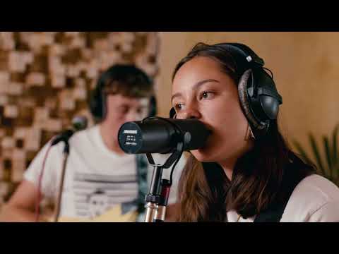 The Orielles 'Old Stuff New Glass' Selector Radio Session