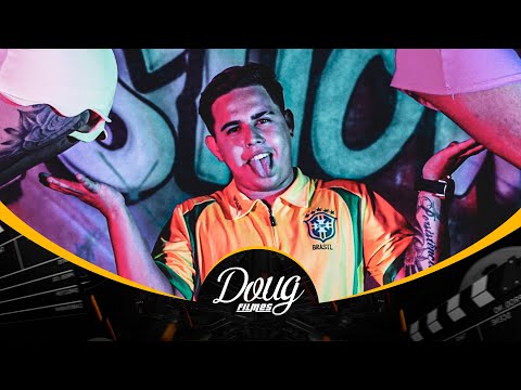 MC Rafinha JS -  Comi ela no barraco de favela (CLIPE OFICIAL) Doug Filmes